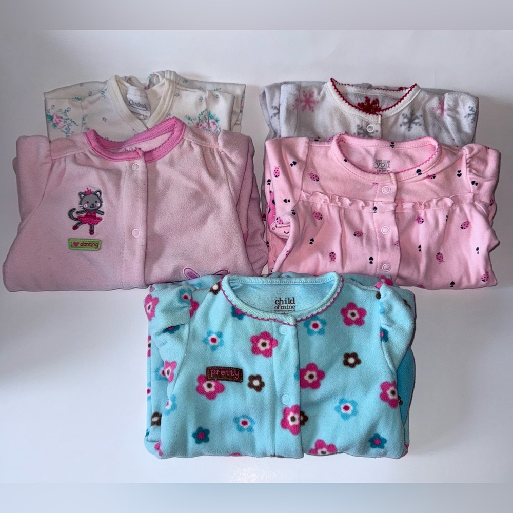Child of mine Carter’s bundle 3-6 Month girls 5 Pajamas - Pink and Blue